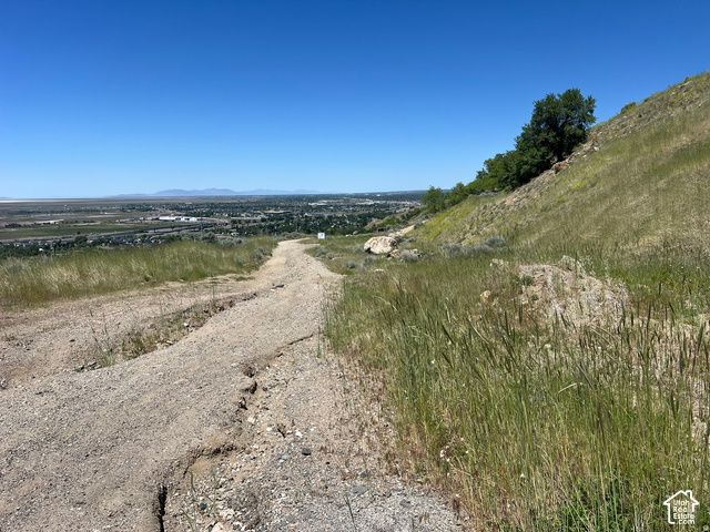 N ROLLING HILLS DR, Centerville, UT 84014