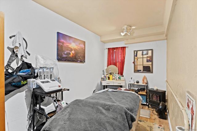 4062 Harney St, San Diego, CA 92110