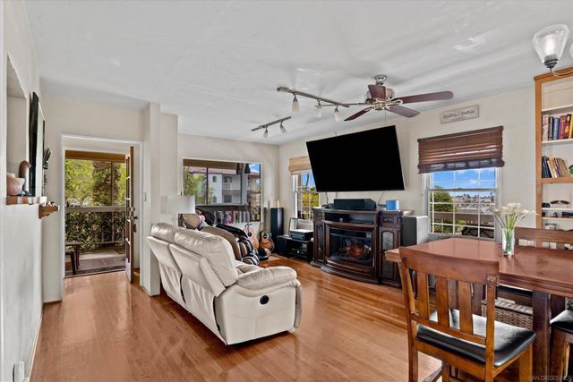 4062 Harney St, San Diego, CA 92110