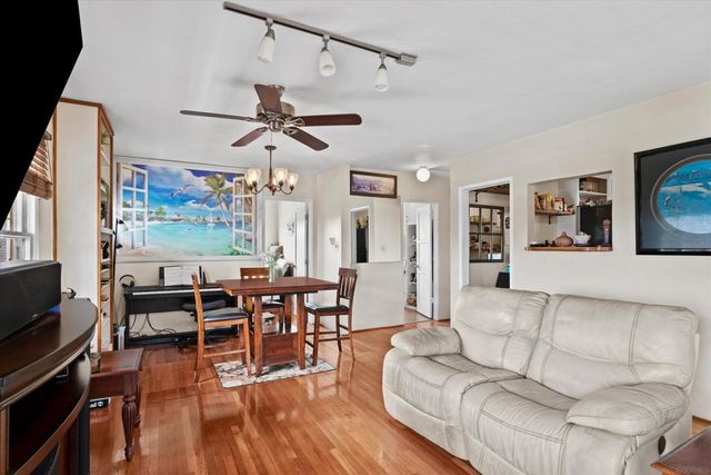 4062 Harney St, San Diego, CA 92110