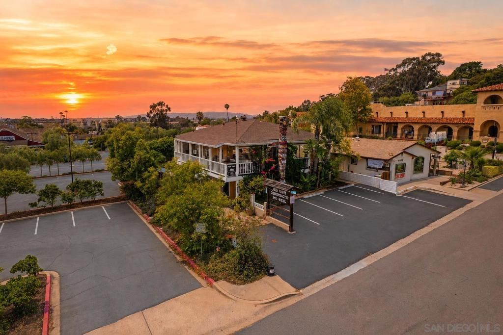 4062 Harney St, San Diego, CA 92110