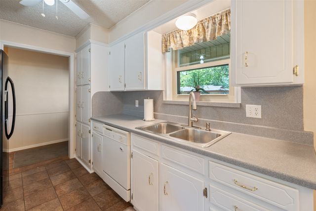 1906 Spring Valley Drive, Denton, TX 76208