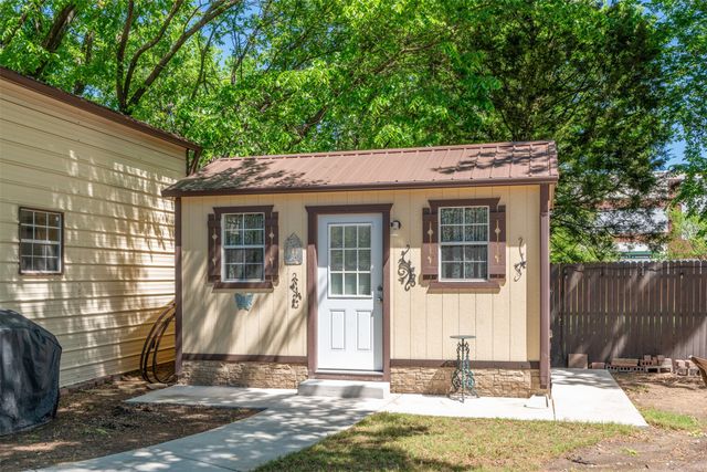 1906 Spring Valley Drive, Denton, TX 76208