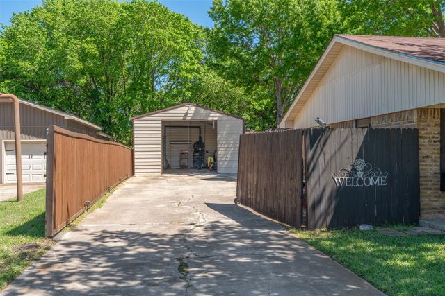 1906 Spring Valley Drive, Denton, TX 76208