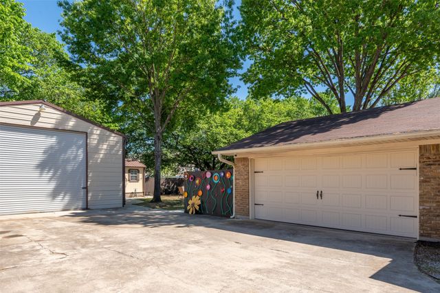 1906 Spring Valley Drive, Denton, TX 76208