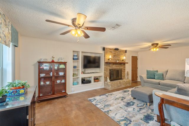 1906 Spring Valley Drive, Denton, TX 76208