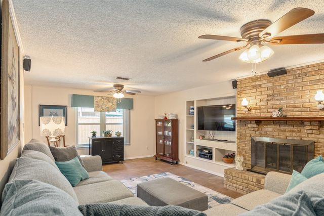 1906 Spring Valley Drive, Denton, TX 76208