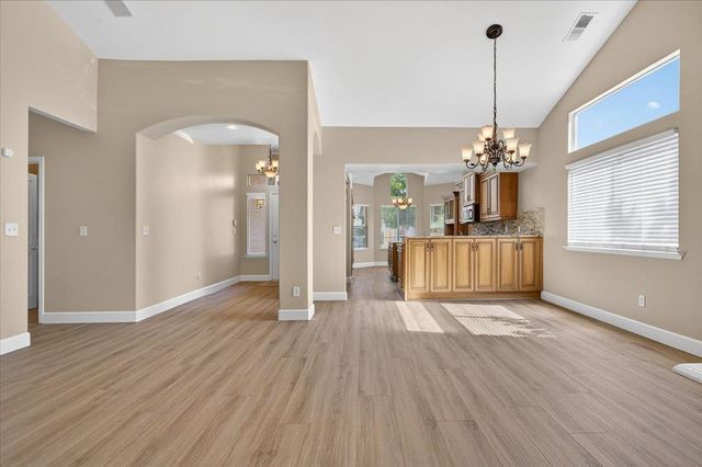 9935 N Ann Avenue, Fresno, CA 93720