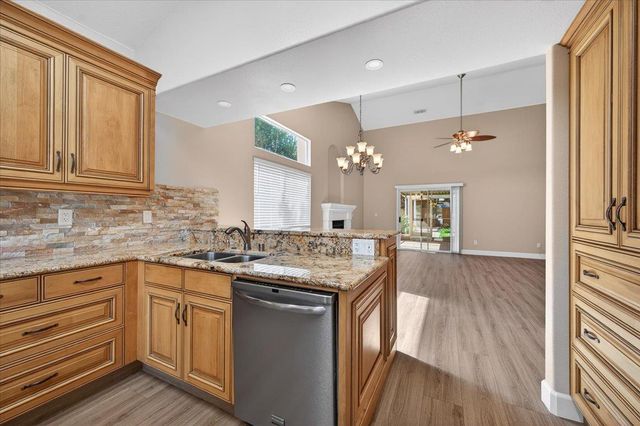 9935 N Ann Avenue, Fresno, CA 93720