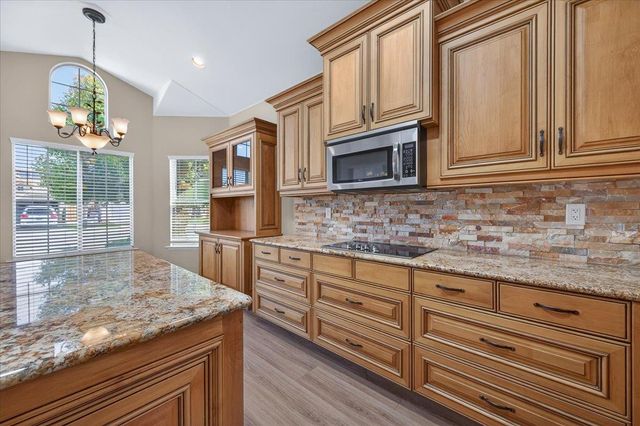 9935 N Ann Avenue, Fresno, CA 93720