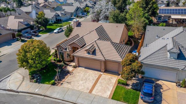 9935 N Ann Avenue, Fresno, CA 93720