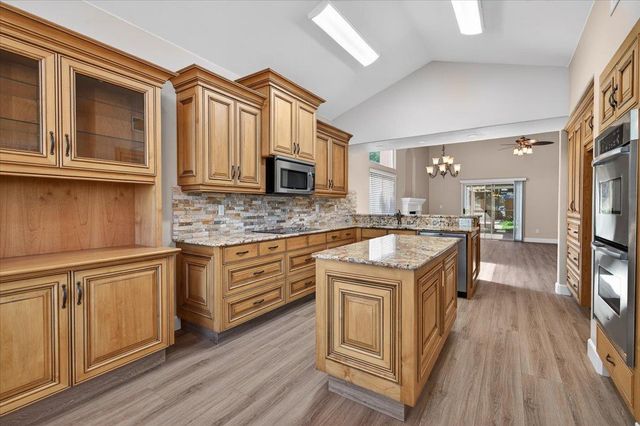 9935 N Ann Avenue, Fresno, CA 93720