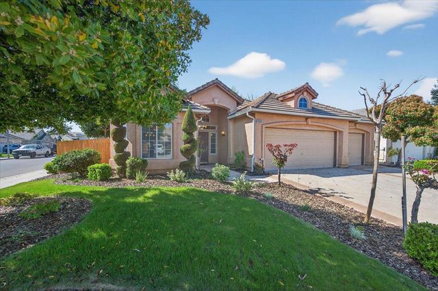 9935 N Ann Avenue, Fresno, CA 93720