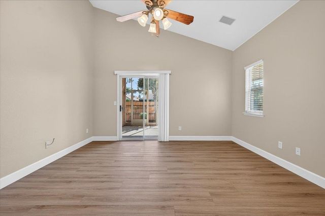 9935 N Ann Avenue, Fresno, CA 93720