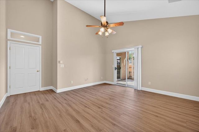 9935 N Ann Avenue, Fresno, CA 93720