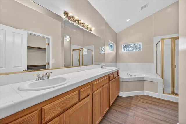 9935 N Ann Avenue, Fresno, CA 93720