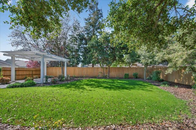 9935 N Ann Avenue, Fresno, CA 93720