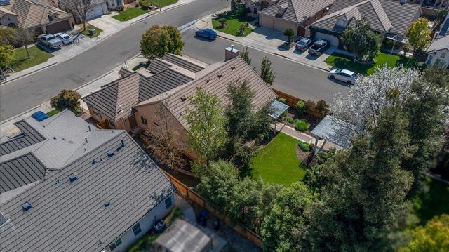 9935 N Ann Avenue, Fresno, CA 93720