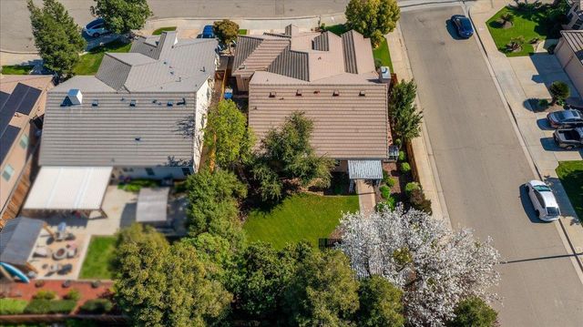 9935 N Ann Avenue, Fresno, CA 93720