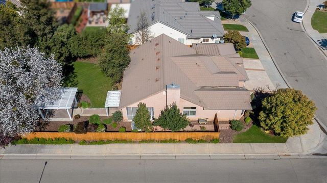 9935 N Ann Avenue, Fresno, CA 93720