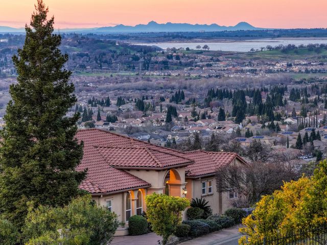 512 Montridge Way, El Dorado Hills, CA 95762