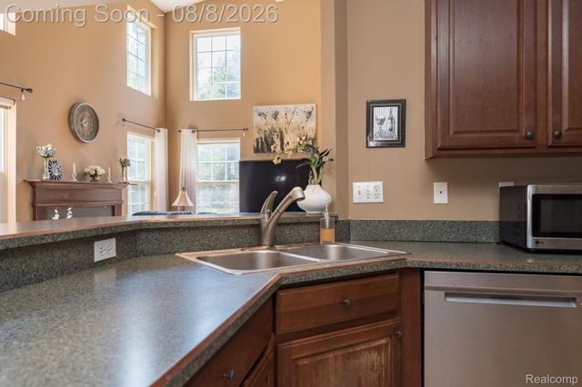 158 S Vista, Auburn Hills, MI 48326