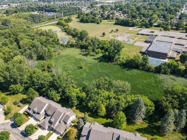 158 S Vista, Auburn Hills, MI 48326