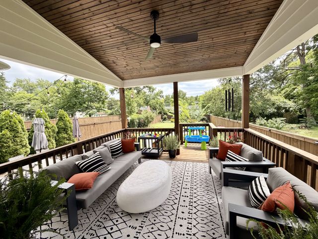 563 Highcrest Dr, Nashville, TN 37211