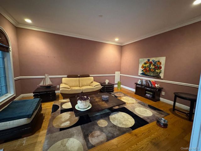 9 Kate Court, East Quogue, NY 11942
