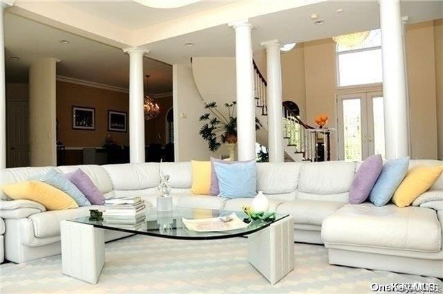 9 Kate Court, East Quogue, NY 11942