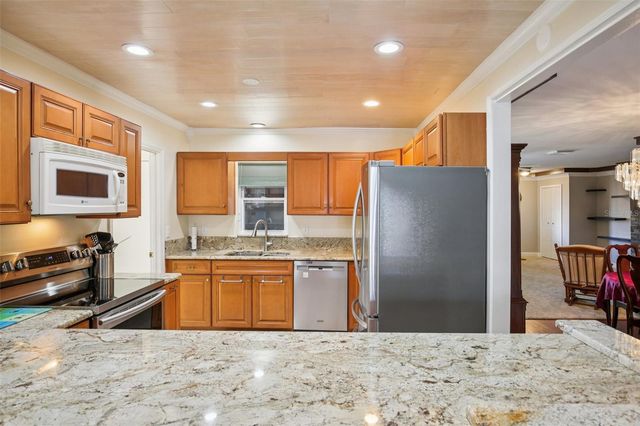 1640 BENTWOOD DRIVE, Sun City Center, FL 33573