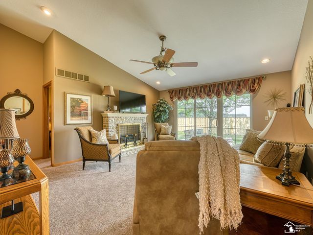 1611 Tony Court, Monroe, MI 48162