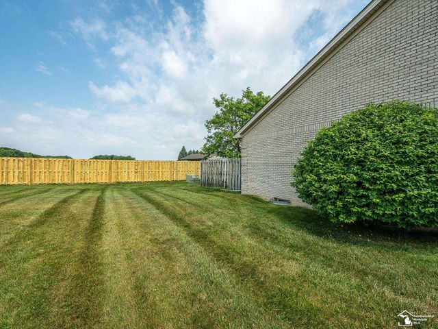 1611 Tony Court, Monroe, MI 48162