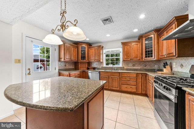 11 SWEETGUM CT, Marlton, NJ 08053