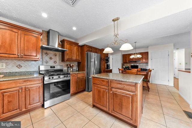 11 SWEETGUM CT, Marlton, NJ 08053