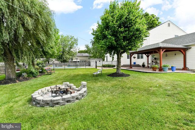 11 SWEETGUM CT, Marlton, NJ 08053