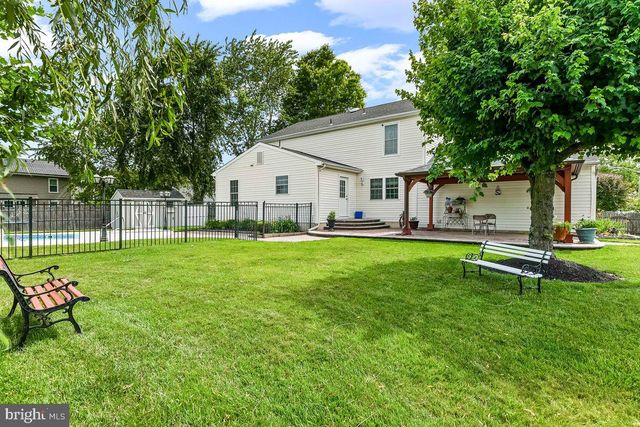 11 SWEETGUM CT, Marlton, NJ 08053