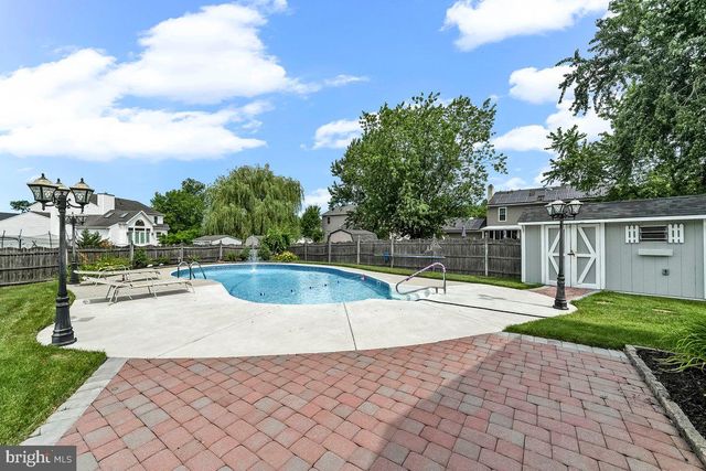 11 SWEETGUM CT, Marlton, NJ 08053