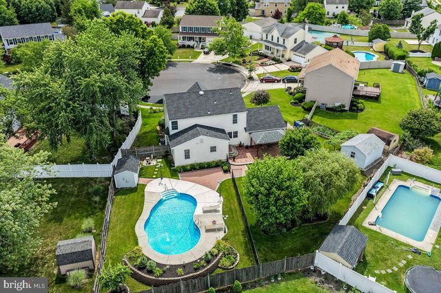 11 SWEETGUM CT, Marlton, NJ 08053
