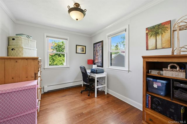 17 Pauchogue Avenue, East Islip, NY 11730