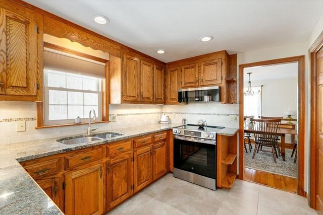 34 Ballard Road, Derry, NH 03038