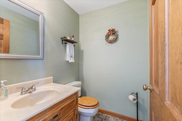 34 Ballard Road, Derry, NH 03038