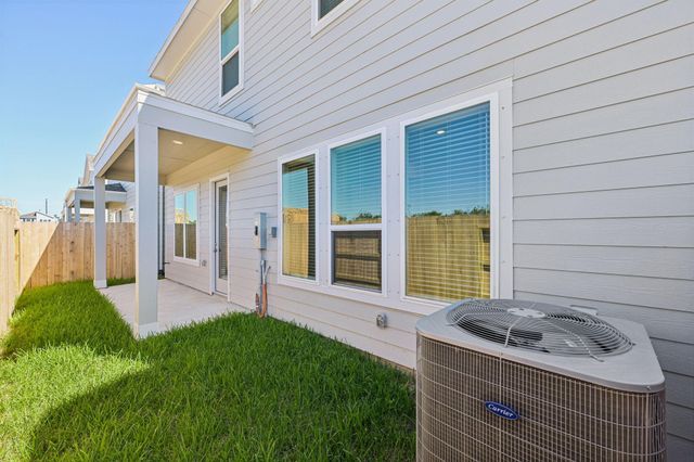 703 Topwater Trail, Kemah, TX 77565