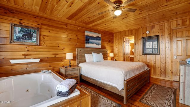 1629 Pinewood Way, Sevierville, TN 37862