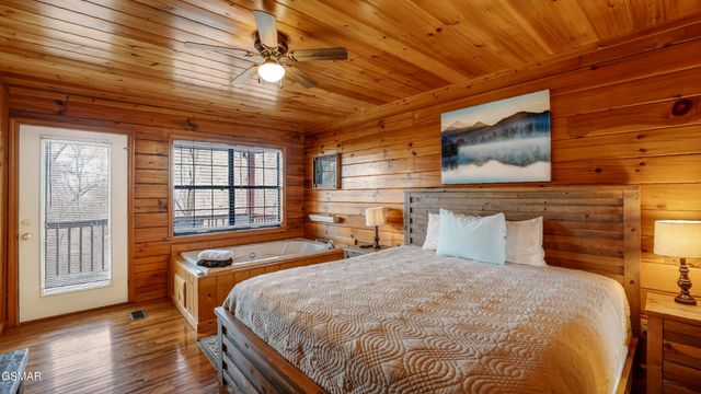 1629 Pinewood Way, Sevierville, TN 37862