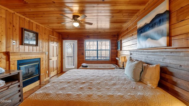 1629 Pinewood Way, Sevierville, TN 37862