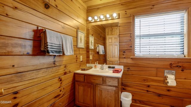 1629 Pinewood Way, Sevierville, TN 37862