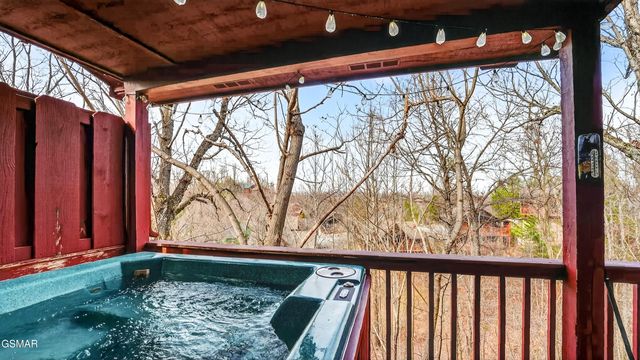 1629 Pinewood Way, Sevierville, TN 37862