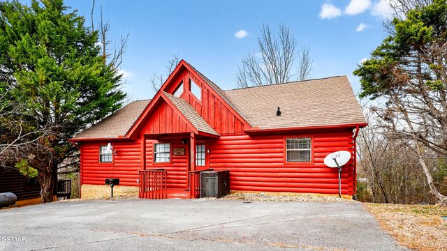 1629 Pinewood Way, Sevierville, TN 37862