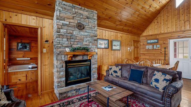 1629 Pinewood Way, Sevierville, TN 37862